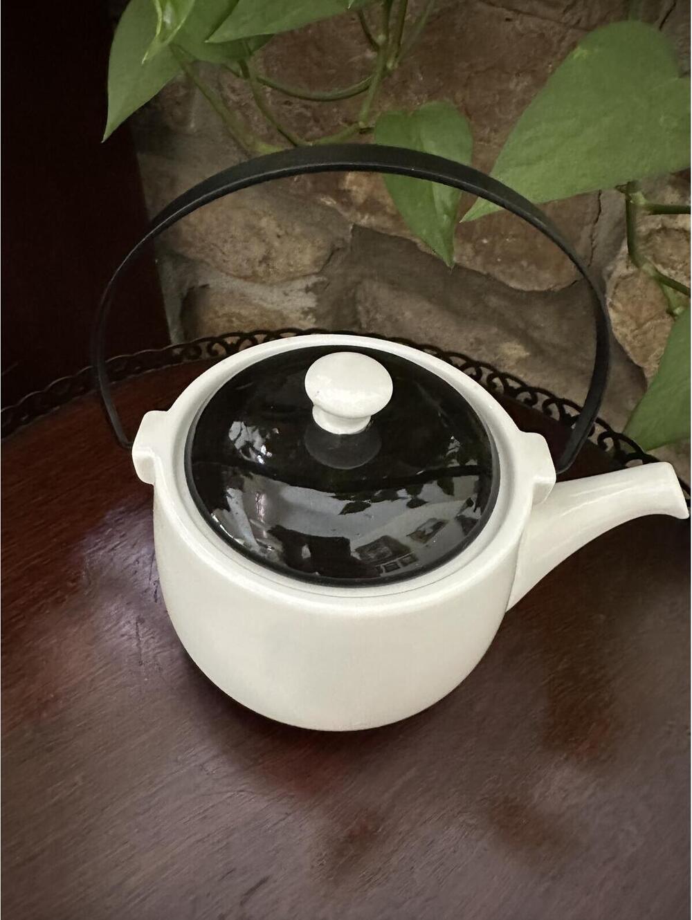 Black and White Ceramic Teapot w/Black Metal Handle Capacity 16oz.